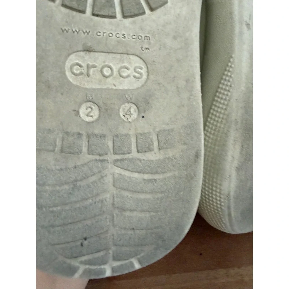 Crocs Classic Crush Clog Platform Bone Beige Kids Boys Girls Size M2 W4